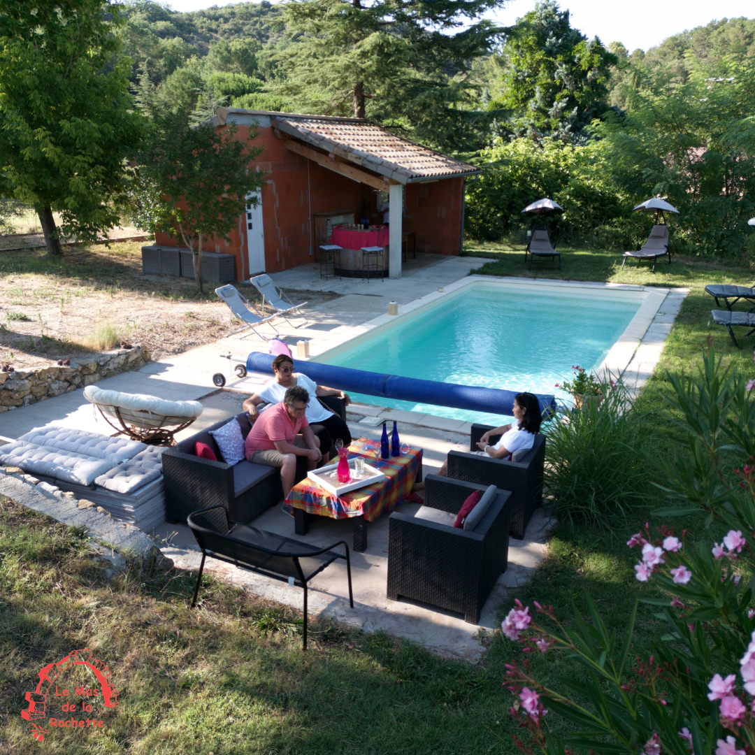 Le Mas de la Rochette location gite piscine Ardeche Sud
