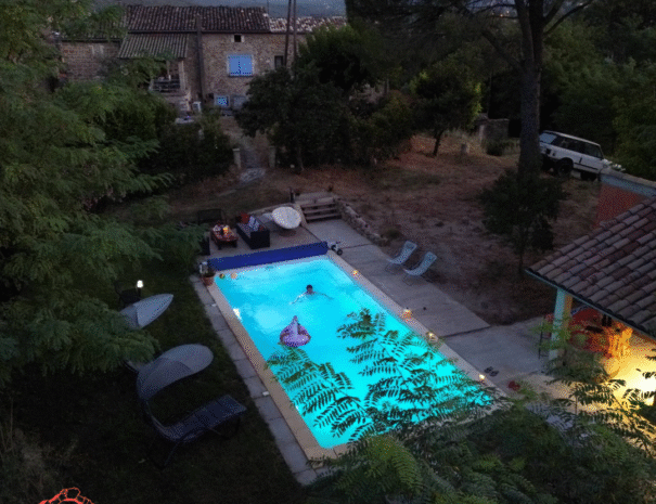 Le Mas de la Rochette location piscine gite en Ardeche