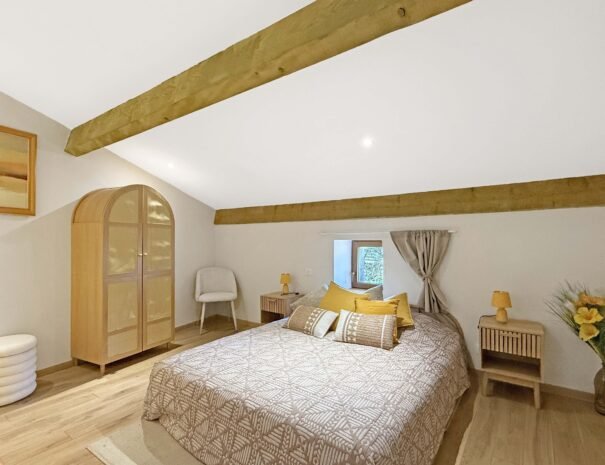 Décoration de la chambre Viognier, hébergement de caractère au Mas de La Rochette en Ardèche du Sud