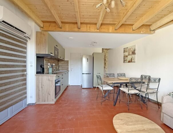Environnement naturel du Mas de La Rochette à Lagorce, chambre d'hôtes en pleine nature Ardèche